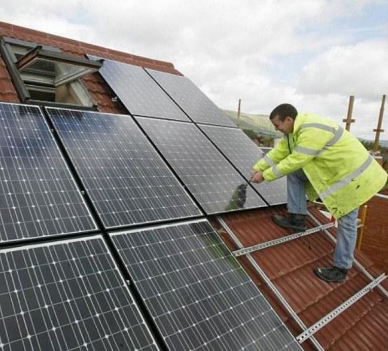 Instalando paneles solares